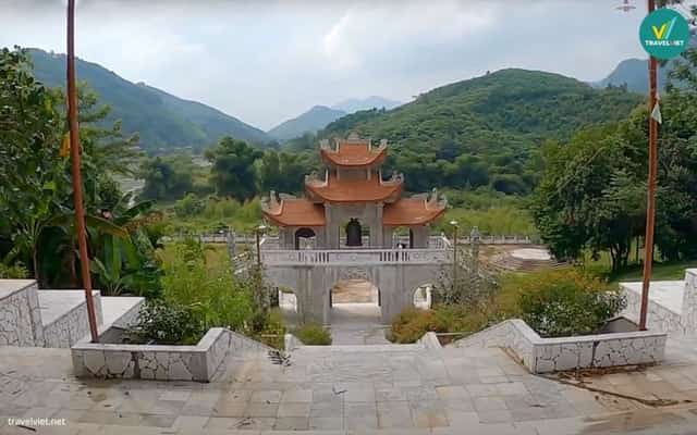 Black Y Pagoda Complex - Dai Cai Temple