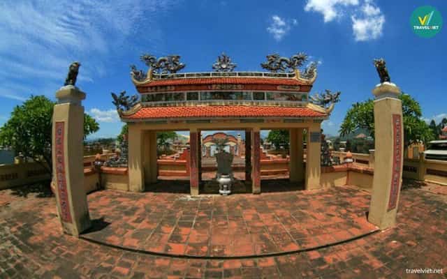 オン・イク・キエム廟