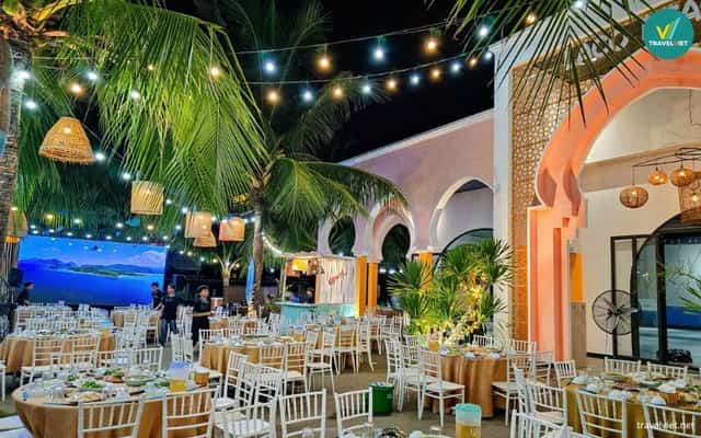 라 꼬 플라밍고 비치(Lá Cọ Flamingo Beach) 레스토랑