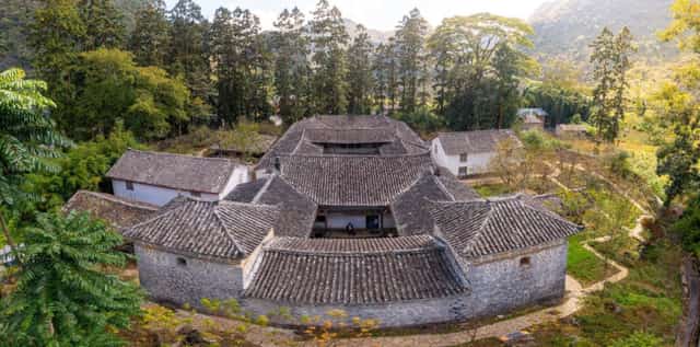 苗王府占地近3000平方米