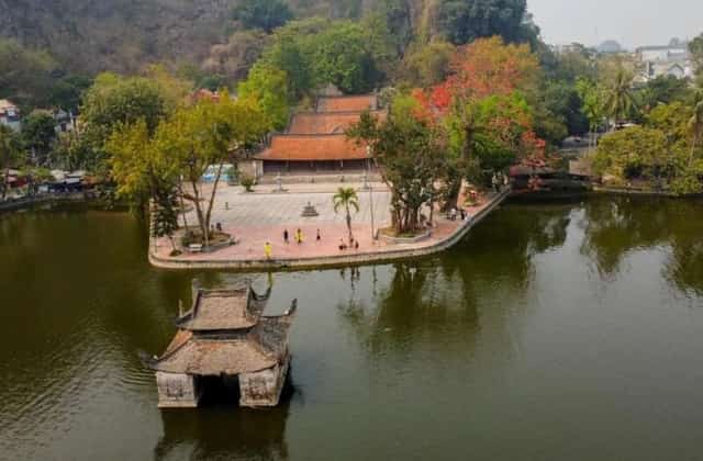 chùa thầy