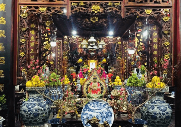 Ngâu寺观音菩萨像