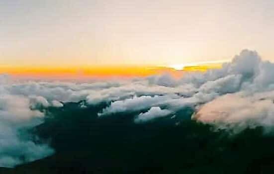 A cloud hunter's paradise amidst majestic heights