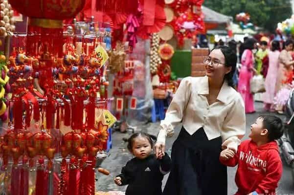 Hang Luoc Flower Market