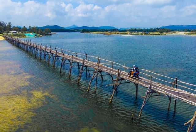 Ong Cop Wooden Bridge