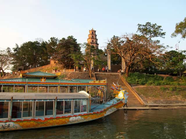 Thien Mu Pagoda를 보기 위한 크루즈