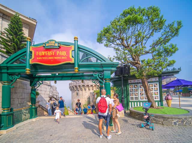 Khu vui chơi đa sắc màu tại Sun World Bà Nà Hills