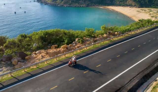 Vivu to Dai Lanh Lighthouse by motorbike