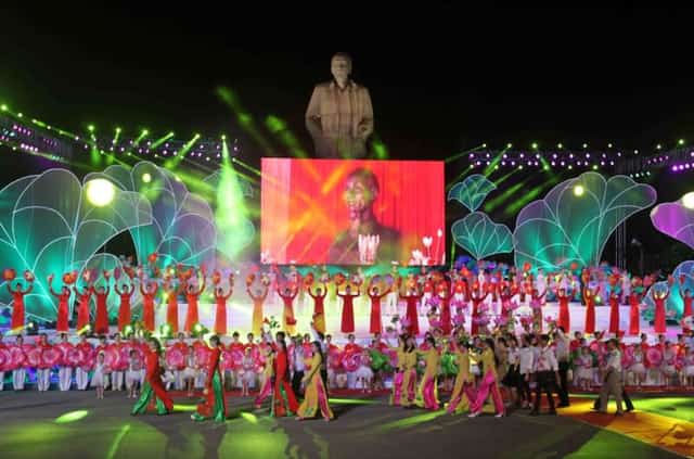 연꽃 마을 축제 - 응에안(Nghe An)의 문화적 하이라이트