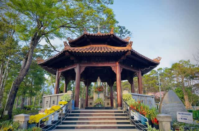 Monument of Our Lady of the Black Crown