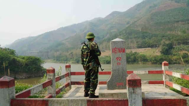 Mốc 92 – Ngã ba Lũng Pô