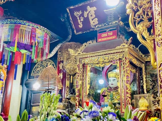 Chính Điện Đền Ông Hoàng Bảy