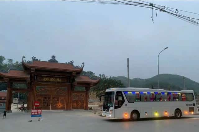 Xe khách đi đền Ông Hoàng Bảy Bảo Hà