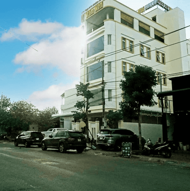 Van Nhi Hotel