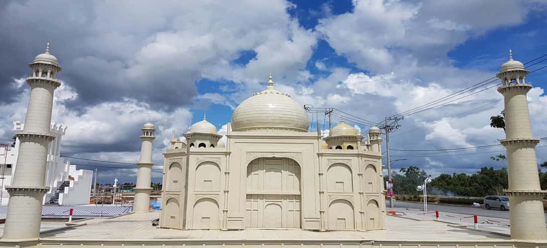 Lăng Taj Mahal Ấn Độ tại công viên 7 kỳ quan Long An