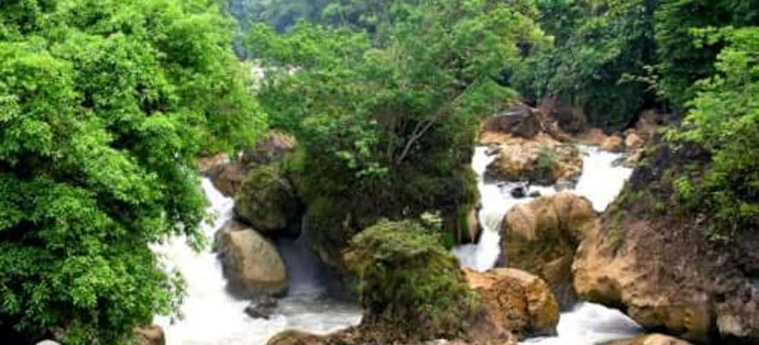 Khung cảnh thác Đầu Đẳng