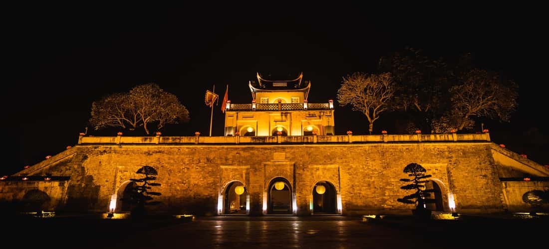 Hoàng Thành Thăng Long buổi tối