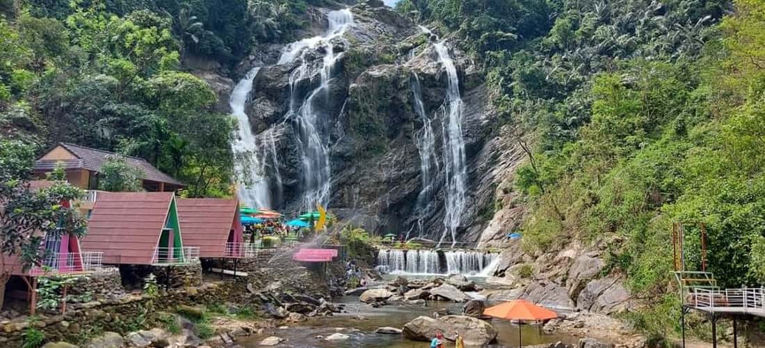 Chiêm ngưỡng hình ảnh Thác Trắng Quảng Ngãi nên thơ, trữ tình