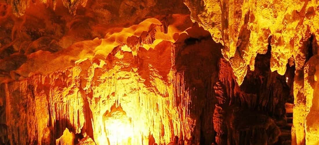 Chiêm ngưỡng động Đá Bạc