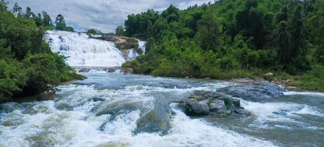 Khung cảnh thiên nhiên tuyệt đẹp tại thác