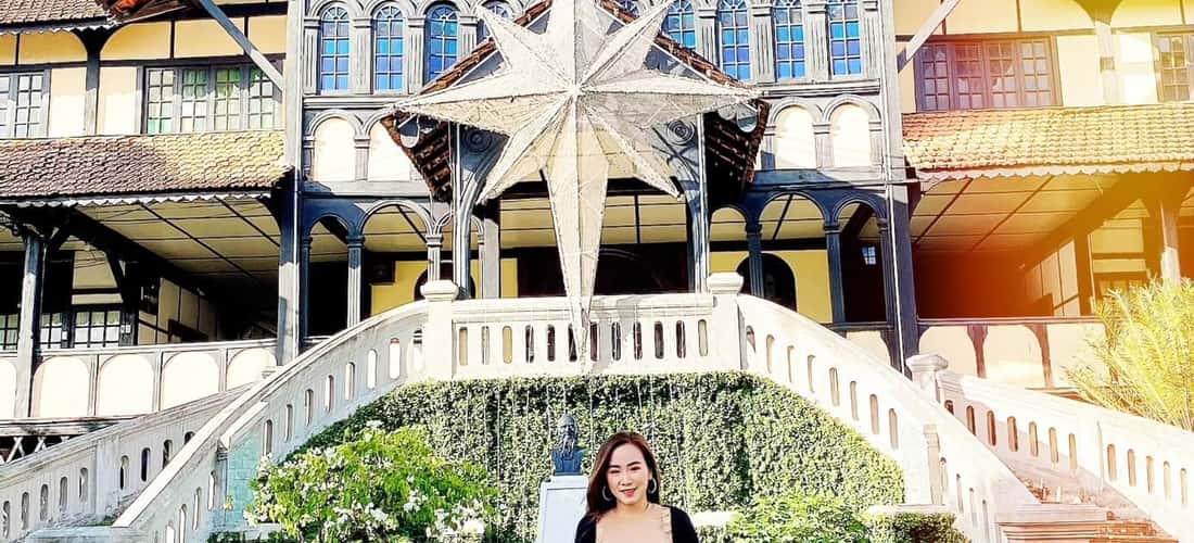 Dù bạn ghé thăm Tòa Giám Mục Kon Tum vào thời gian nào thì vẫn sẽ cảm nhận được vẻ uy nghi của nó