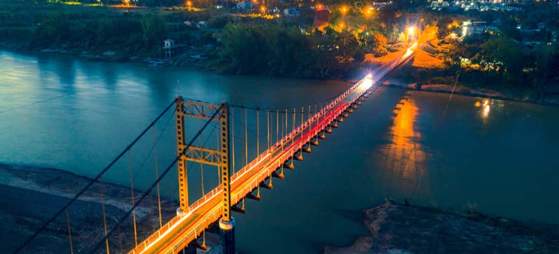 Cầu treo Kon Klor chính thức khánh thành vào ngày 1/5/1994 chỉ sau hơn 1 năm khởi công xây dựng. Đến tận bây giờ, sau gần 30 năm sừng sững giữa thiên nhiên thì cây cầu treo biểu tượng mới của Kon Tum