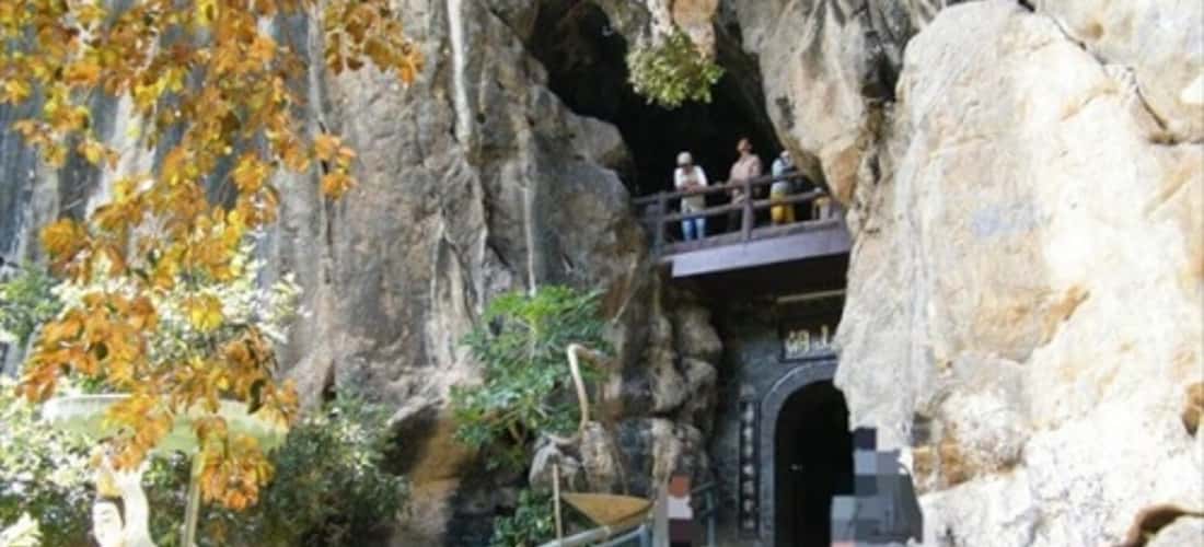 Cổng chùa Thạch Long