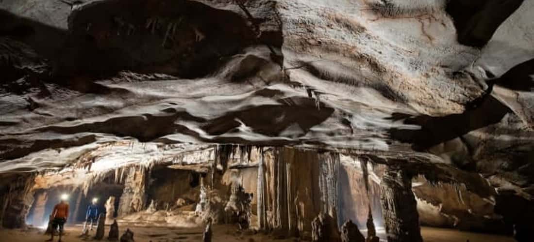 Động có hang khô rộng và đẹp nhất