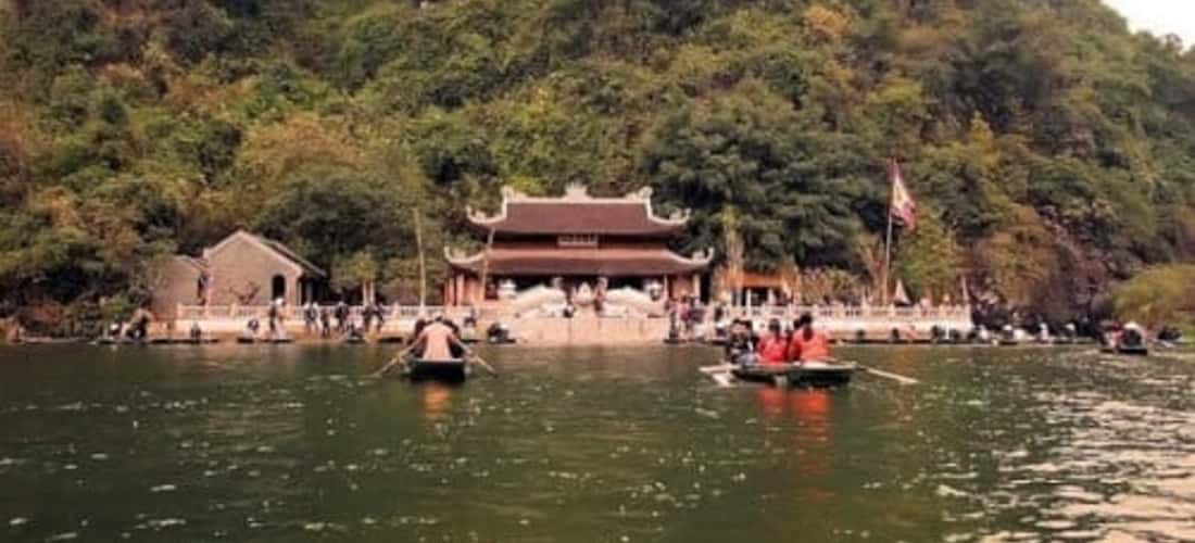 Chùa Hương Tích - Top 10 địa điểm du lịch nổi tiếng ở Hà Tĩnh
