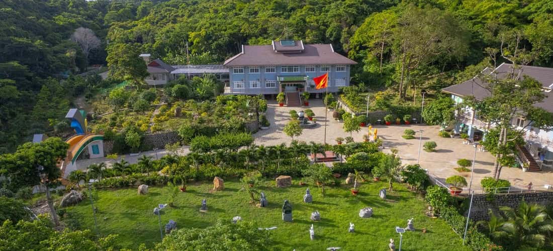 昆岛国家公园的植被极其多样化,因为每个季节都会有其独特的天气和气候。