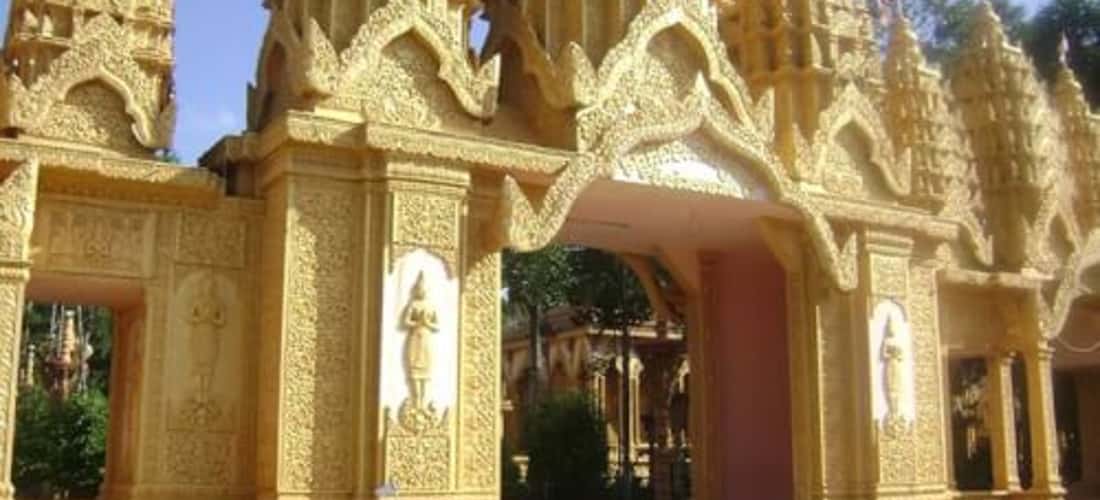 Cổng chùa Cò