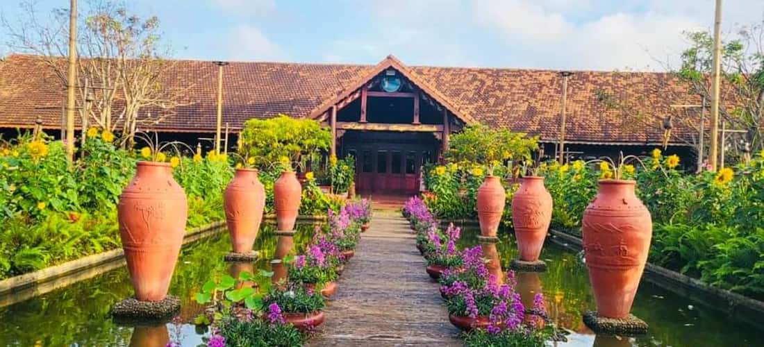 Việc nằm gần Phố Núi Buôn Mê dường như không làm cho không gian của Khu du lịch KoTam trở nên ồn ã.