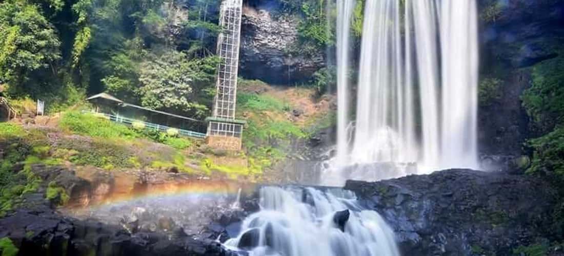 Vẽ đẹp hoang sơ của Thác Chapơr Ninh Thuận.