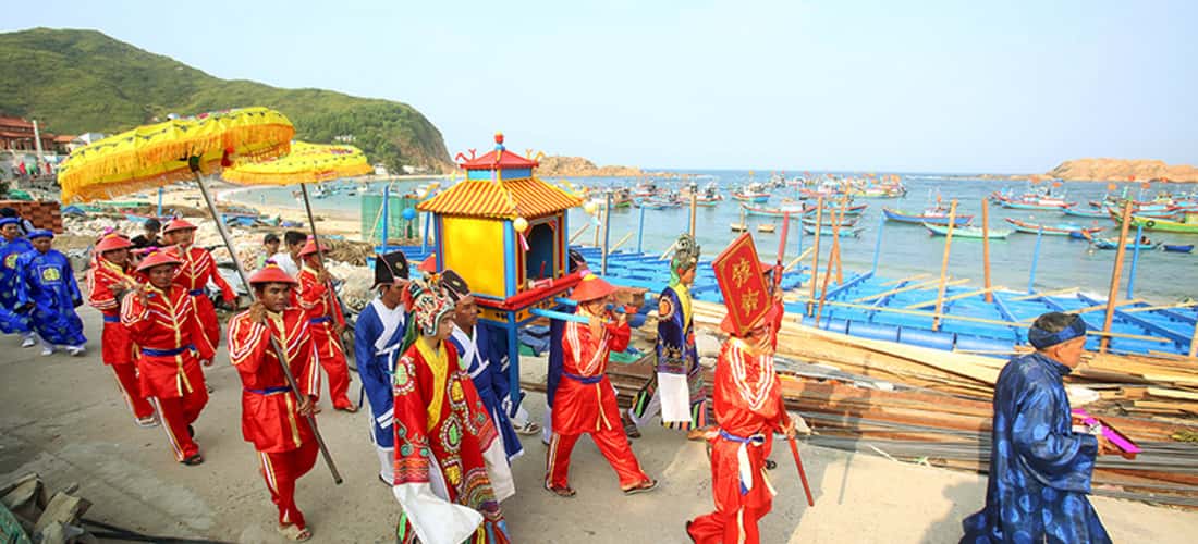 这里还定期举办节日活动,祈求村民平安,祈求出海捕鱼的船只一帆风顺。