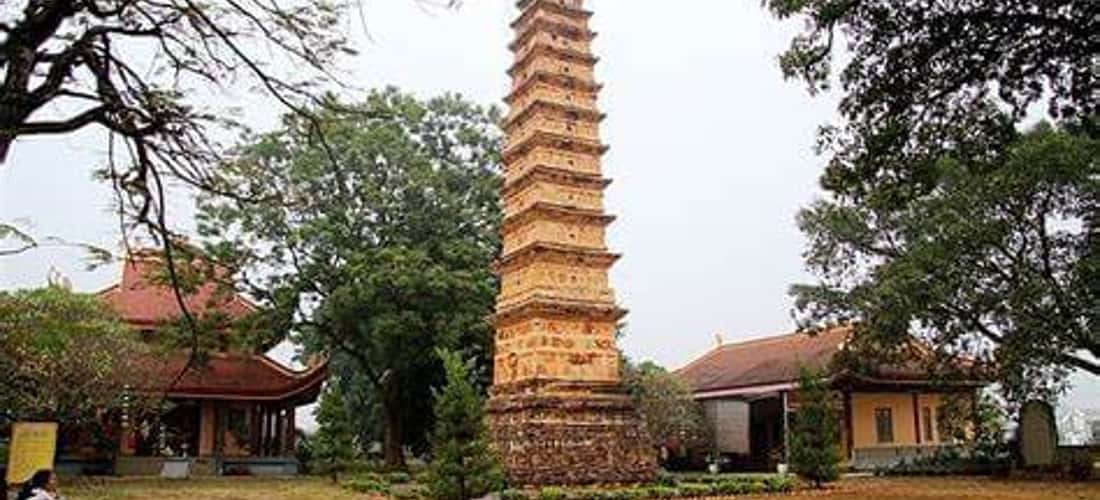 Tháp Bình Sơn - Báu vật vô giá của thời Trần