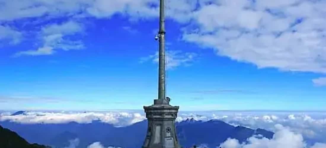 Cột cờ Tổ Quốc trên đỉnh Phanxipang