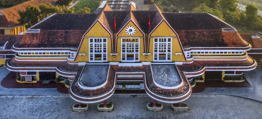 Ga Đà Lạt là nhà ga cổ độc lạ nhất Việt Nam.