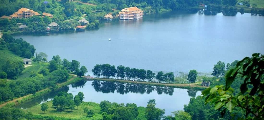 Khung cảnh non nước hữu tình ở Hồ Tiên Sa