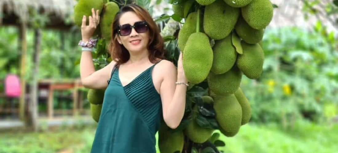 Khu du lịch Lung Cột Cầu có diện tích hơn 7ha, nhưng phần lớn là vườn cây tạo cảm giác vô cùng thư giãn, yên bình