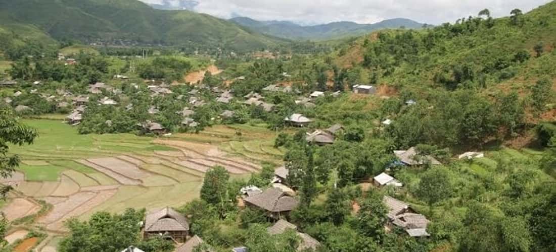 Những nếp nhà sàn bình yên của người dân ở Bản Hon.