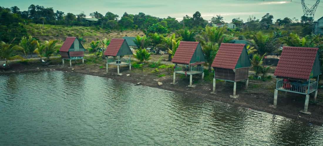 Khuôn viên KDL có nhiều khu vực giải trí đa dang.