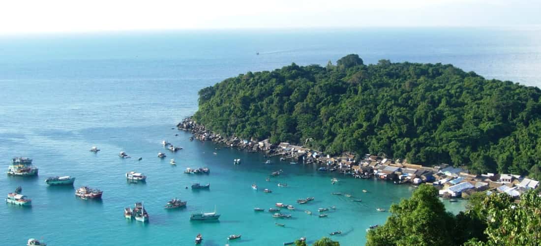 土珠岛是你一生中一定要去一次的地方，来看看越南美丽的大海和岛屿，来感受远离大陆的海岛公社的不一样的生活。