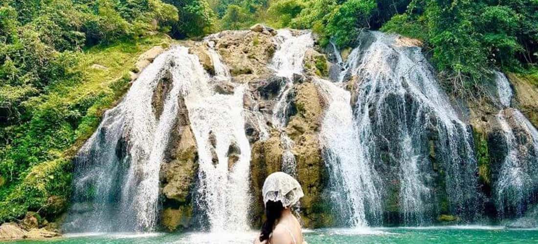 Con thác ẩn mình trong rừng rậm nguyên sinh, với nguyên vẹn sự hoang sơ như từ thuở hồng hoang