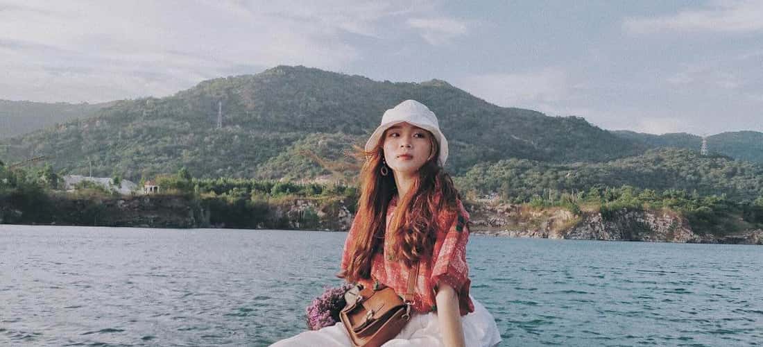 头顿绿石湖被年轻人传言是一个美妙的虚拟生活场所,空间充满诗意和魅力。