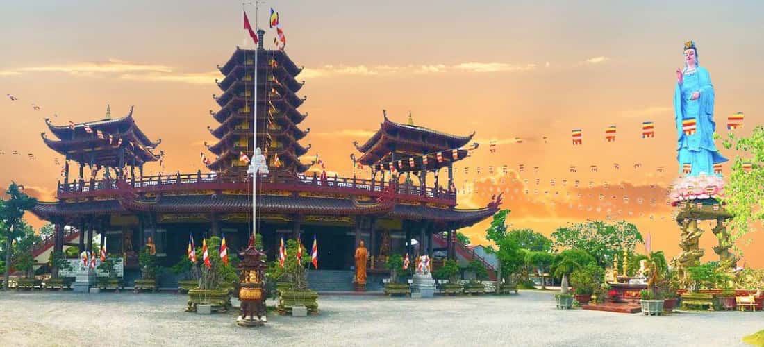 永隆玉佛塔有许多迷人且极其美丽的角落,为许多年轻人来到这里安居乐业创造了条件。