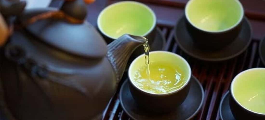 您将享用一杯热腾腾的美味茶。
