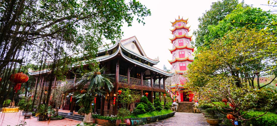 Cảnh quan khu du lịch sinh thái Long Việt.