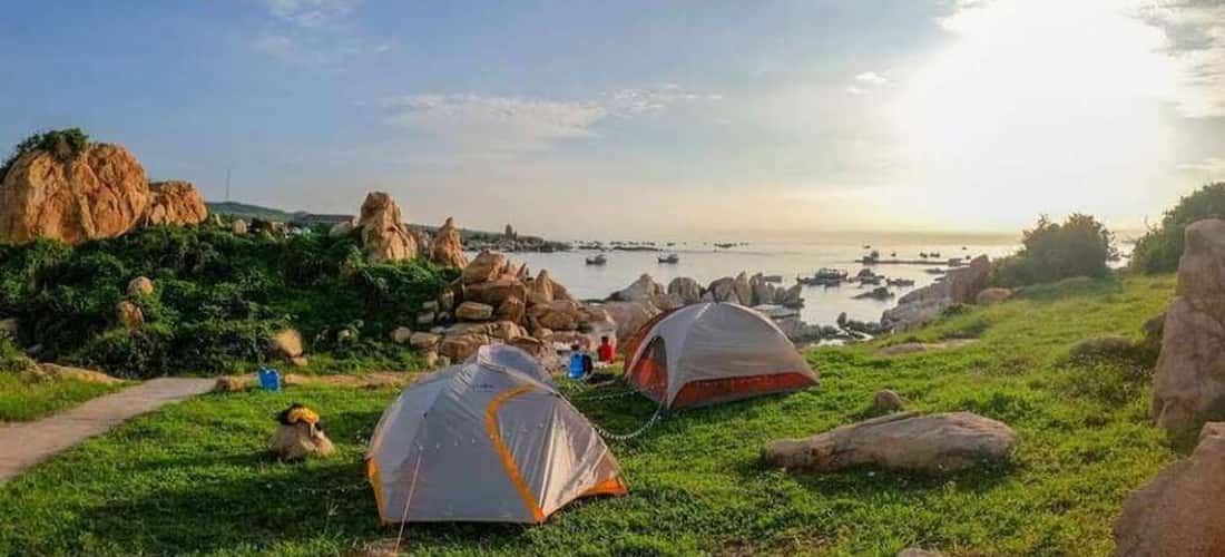 Cắm trại ngắm hoàng hôn và bình minh trên biển