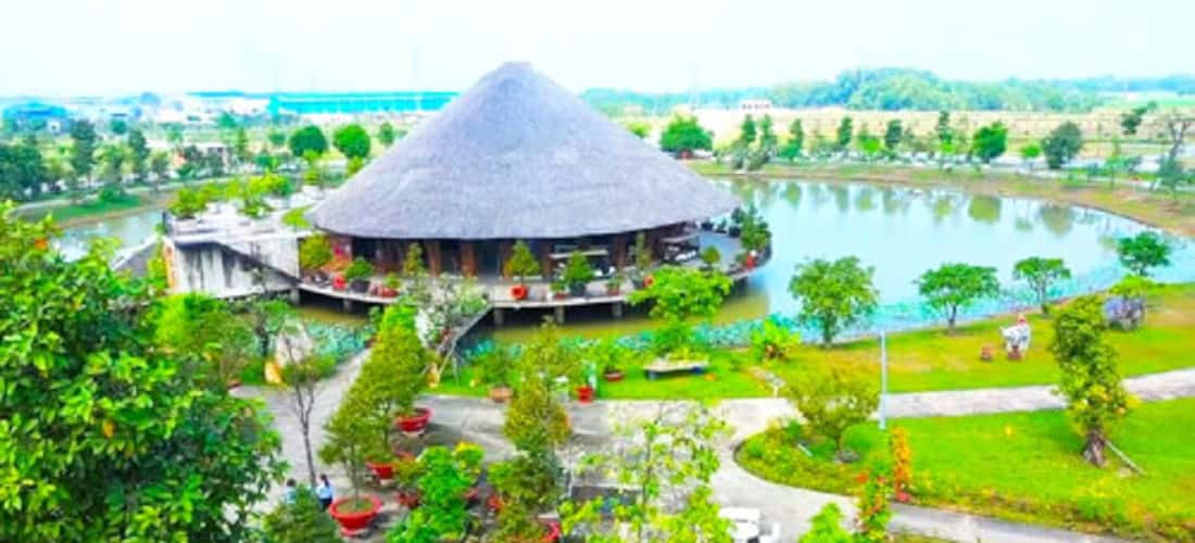 Khu nghỉ dưỡng tai khu bảo tồn ngập nước Láng Sen
