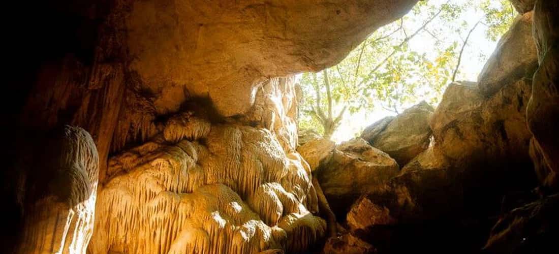 Khám phá vẻ đẹp của Động Sơn Mộc Hương